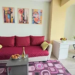 Διαμέρισμα Fairytale Harmony Spacious & King Beds & Free Parking