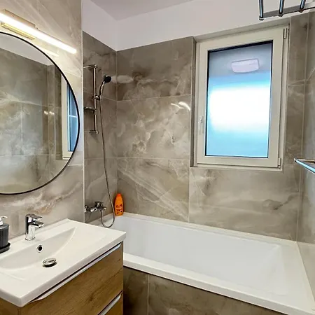 Fairytale Harmony Spacious & King Beds & Free Private Parking Lägenhet *