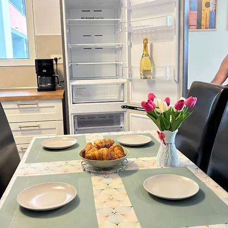 Apartman Fairytale Harmony Spacious & King Beds & Free Private Parking Temesvár