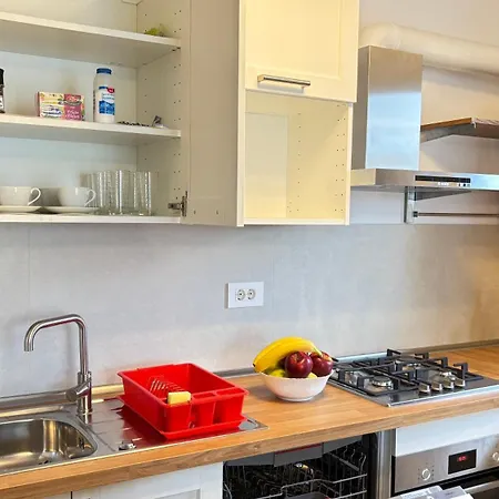 Fairytale Harmony Spacious & King Beds & Free Private Parking *