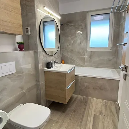 Fairytale Harmony Spacious & King Beds & Free Private Parking Apartman Temesvár