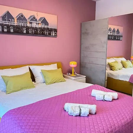 Fairytale Harmony Spacious & King Beds & Free Private Parking Apartman