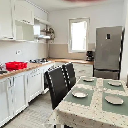 Fairytale Harmony Spacious & King Beds & Free Private Parking Apartman Temesvár