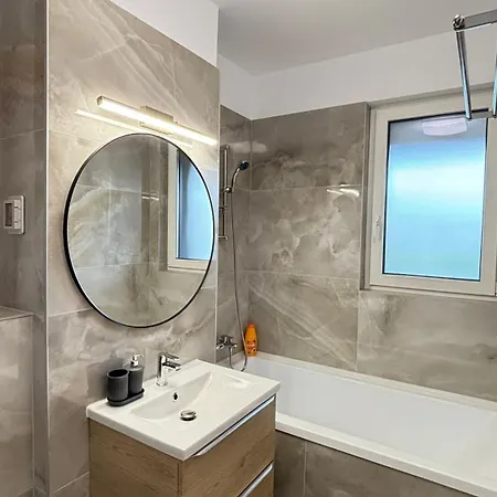 Apartman Fairytale Harmony Spacious & King Beds & Free Private Parking Temesvár