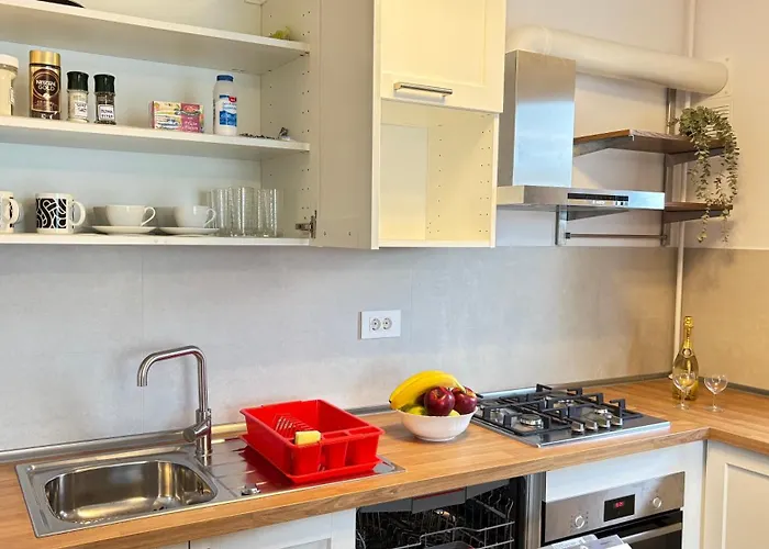 Fairytale Harmony Spacious & King Beds & Free Parking *