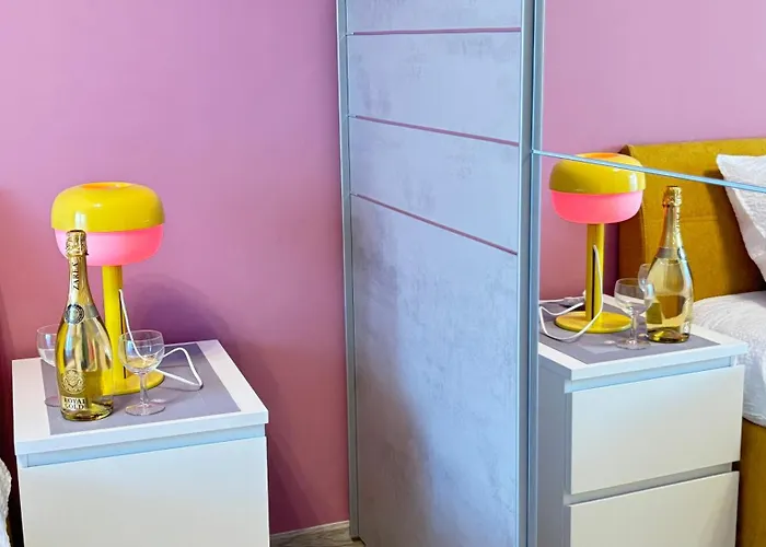 Fairytale Harmony Spacious & King Beds & Free Parking Apartment *