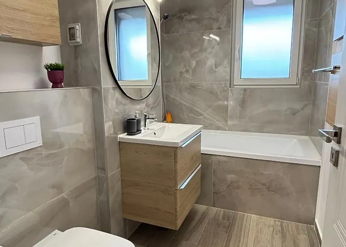 Fairytale Harmony Spacious & King Beds & Free Parking Apartment Timisoara