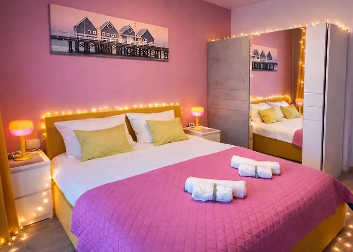 Fairytale Harmony Spacious & King Beds & Free Parking Apartment Timisoara