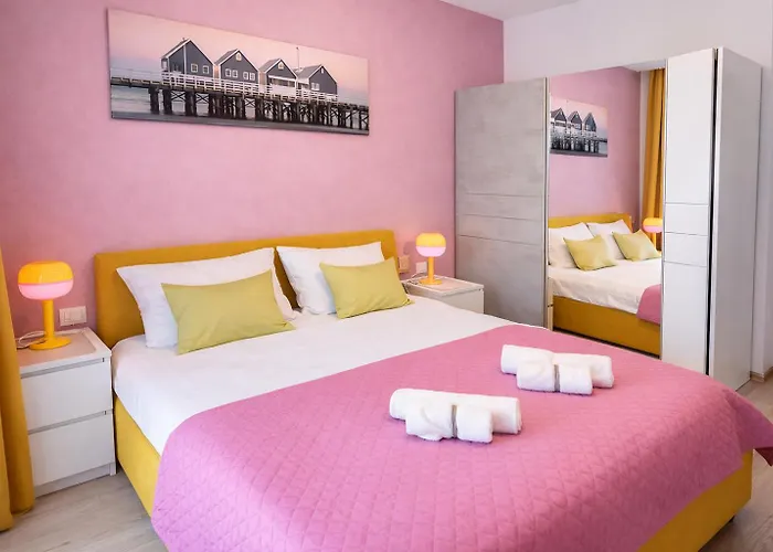 Fairytale Harmony Spacious & King Beds & Free Parking Apartment Timisoara